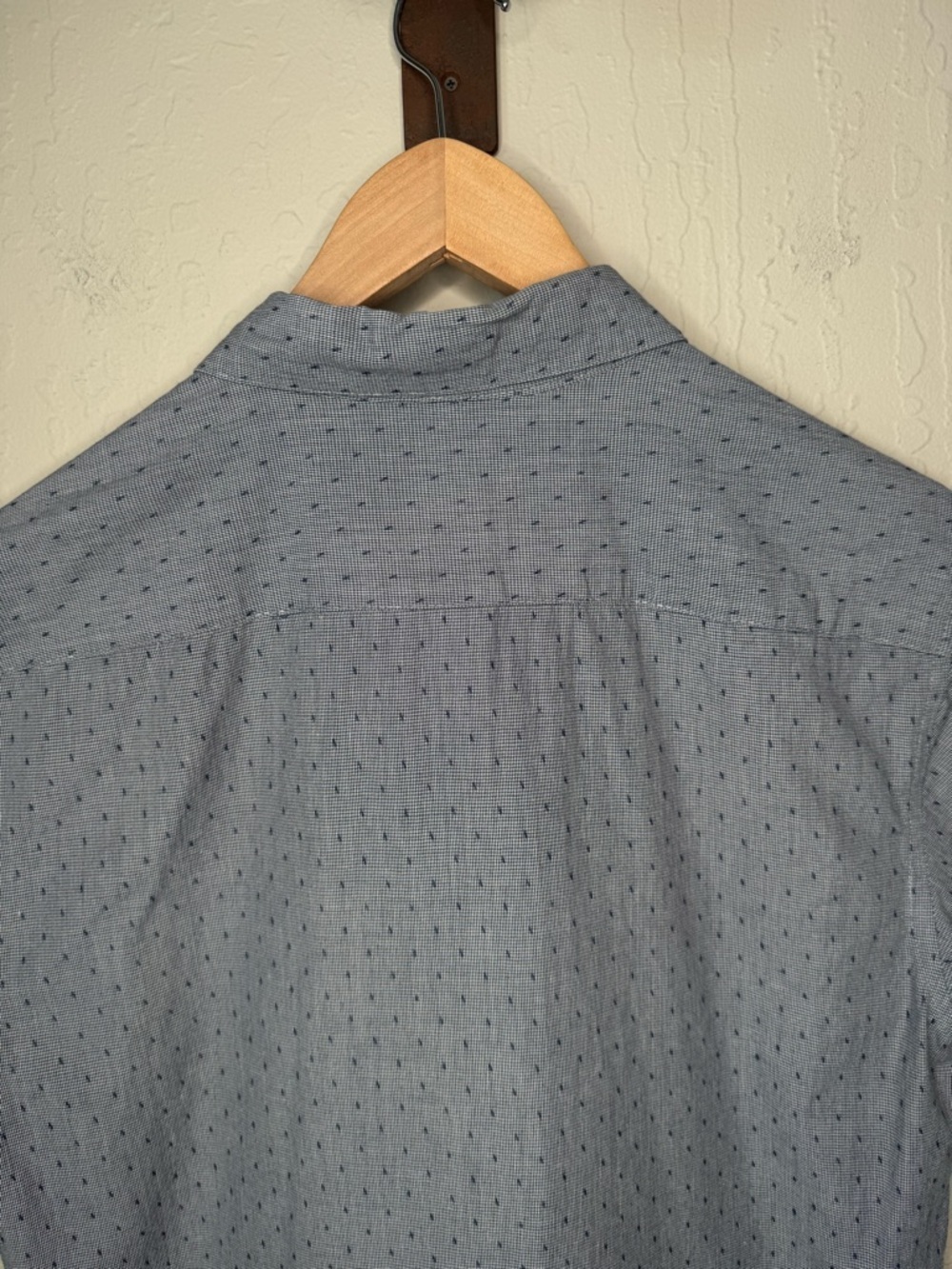 RVCA Blue Short Sleeve Button-Down Shirt Slim Fit with Subtle Dot Print Size S - Picture 8 of 14